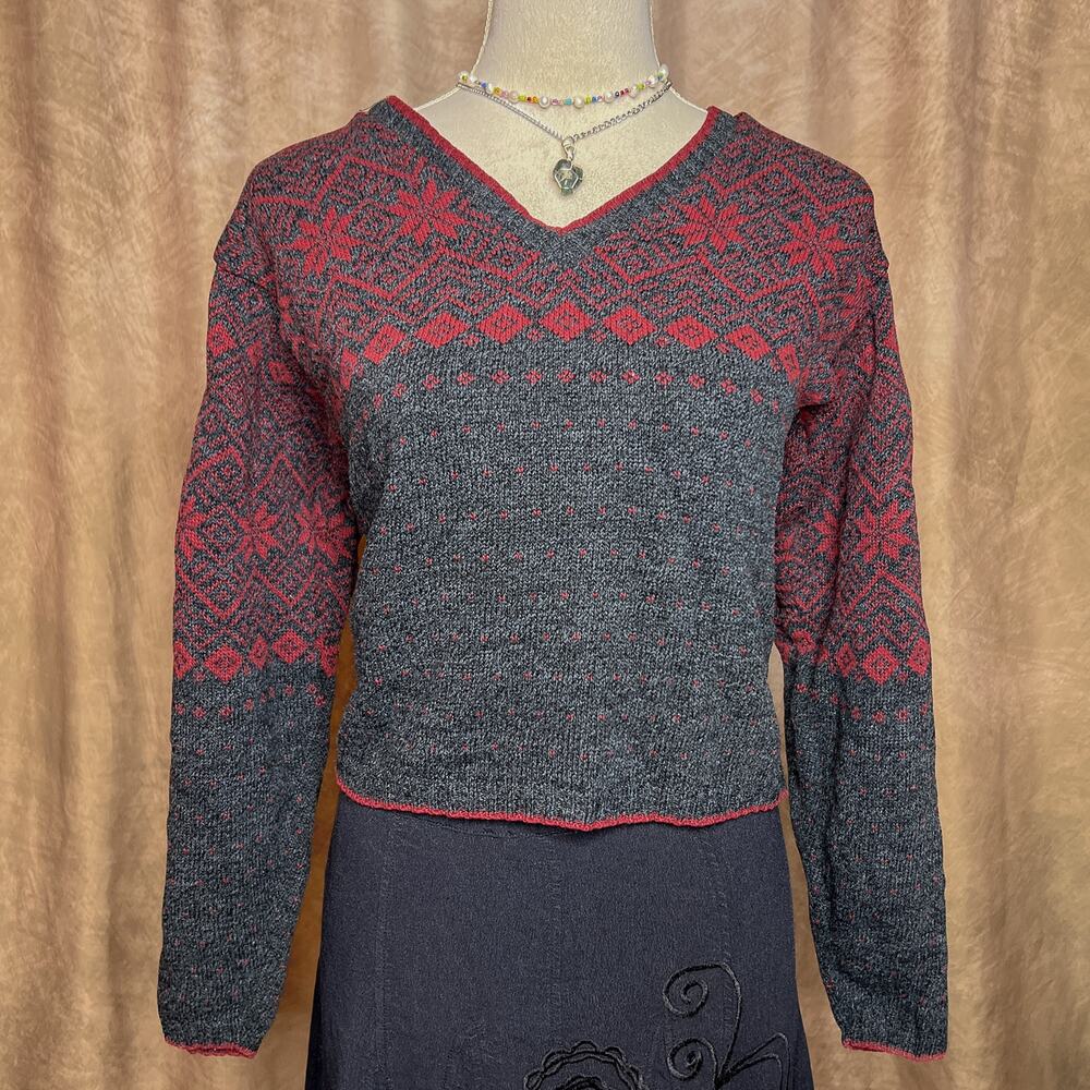 Vintage 80s Fair Isles Sweater V Neck Red Gray Knit Long Sleeve Nordic Ski Retro